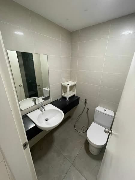 Kediaman Servis untuk Disewa di Pearl Suria - Han . - Bathroom - PropertyGuru.com.my