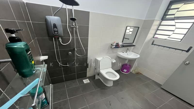 2-storey Terraced House for Rent in Taman Pulai Utama (Skudai) - Kelvin Chee - Bathroom - PropertyGuru.com.my