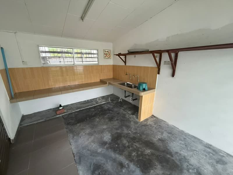 Rumah Berkembar untuk Disewa di Taman Lim (Ipoh) - Nicholas Lee - Kitchen - PropertyGuru.com.my