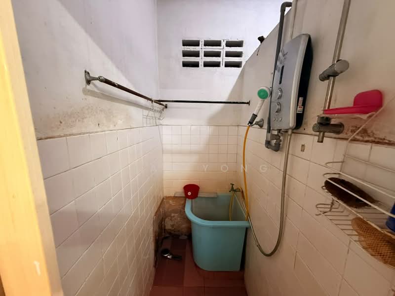 Rumah Teres 1-Tingkat untuk Dijual di Desa Jaya Kepong (Kepong) - Sean Yong - Bathroom - PropertyGuru.com.my