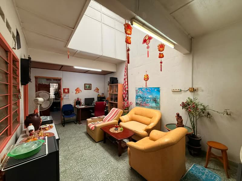Rumah Teres 1-Tingkat untuk Dijual di Desa Jaya Kepong (Kepong) - Sean Yong - Living Room - PropertyGuru.com.my