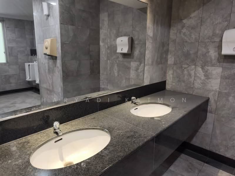 Pejabat untuk Disewa di Usj 1 (Subang Jaya) - Haryadi Katmon - Bathroom - PropertyGuru.com.my