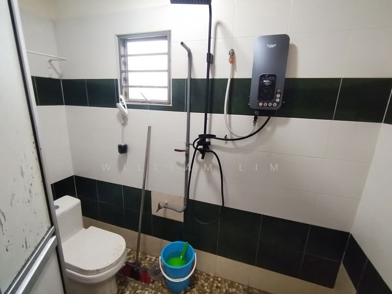 Rumah Teres 2-Tingkat untuk Dijual di Taman Mesra (Shah Alam) - William Lim - Bathroom - PropertyGuru.com.my