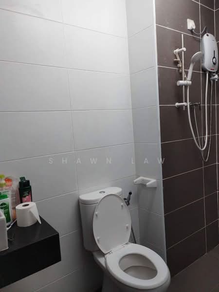 Kediaman Servis untuk Dijual di KSL Residence @ Daya - Shawn Law - Bathroom - PropertyGuru.com.my