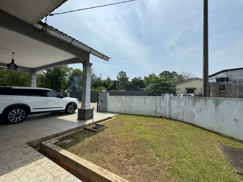 Bungalow House for Sale in Balok (Pahang) - Idham Che'Ali - Exterior - PropertyGuru.com.my