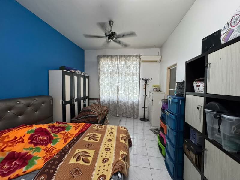 Bungalow House for Sale in Balok (Pahang) - Idham Che'Ali - Bedroom - PropertyGuru.com.my