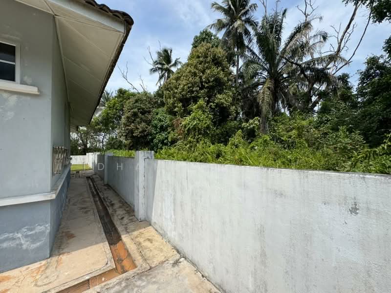 Bungalow House for Sale in Balok (Pahang) - Idham Che'Ali - Exterior - PropertyGuru.com.my
