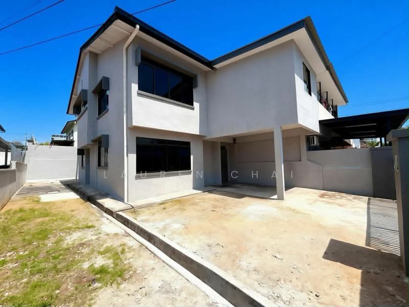 Rumah Berkembar untuk Dijual di Taman Pelangi (Johor Bahru) - Lauren Chai - Exterior - PropertyGuru.com.my