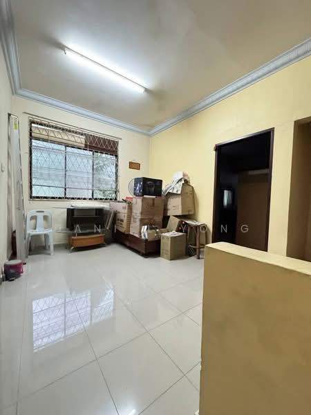 Rumah Teres 2-Tingkat untuk Dijual di Taman Pelangi (Johor Bahru) - Daniel Yong - Living Room - PropertyGuru.com.my