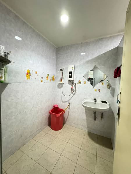 Rumah Teres 2-Tingkat untuk Dijual di Taman Pelangi (Johor Bahru) - Daniel Yong - Bathroom - PropertyGuru.com.my
