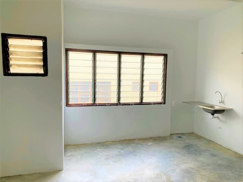 Shop for Sale in Taman Equine (Seri Kembangan) - Brandon Yee - Interior - PropertyGuru.com.my