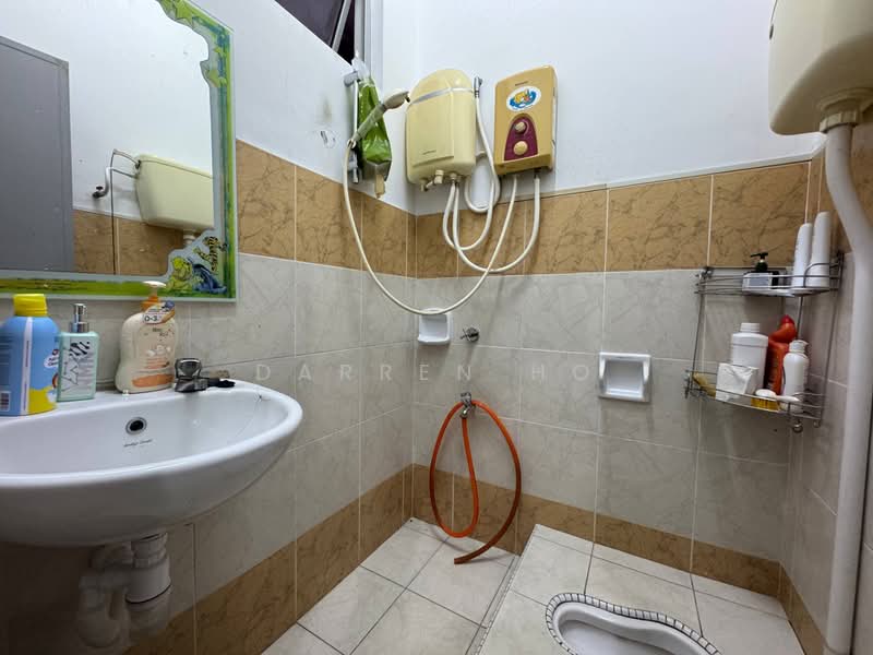2.5-storey Terraced House for Sale in Taman Setia Indah (Tebrau) - Darren Ho - Bathroom - PropertyGuru.com.my