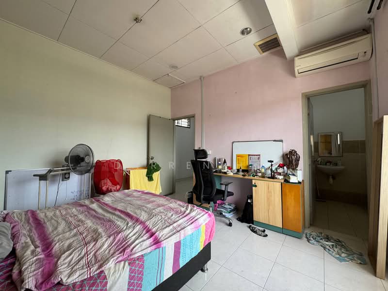 2.5-storey Terraced House for Sale in Taman Setia Indah (Tebrau) - Darren Ho - Bedroom - PropertyGuru.com.my