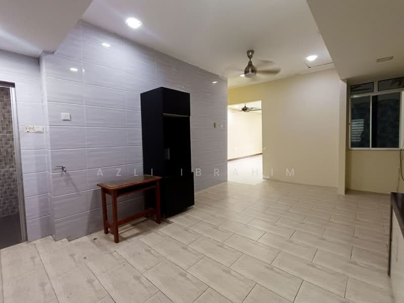 Rumah Teres 1-Tingkat untuk Dijual di Taman Lestari Putra (Seri Kembangan) - Azli Ibrahim - Interior - PropertyGuru.com.my