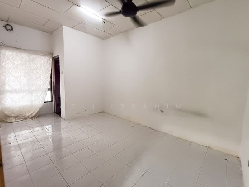 Rumah Teres 1-Tingkat untuk Dijual di Taman Lestari Putra (Seri Kembangan) - Azli Ibrahim - Interior - PropertyGuru.com.my