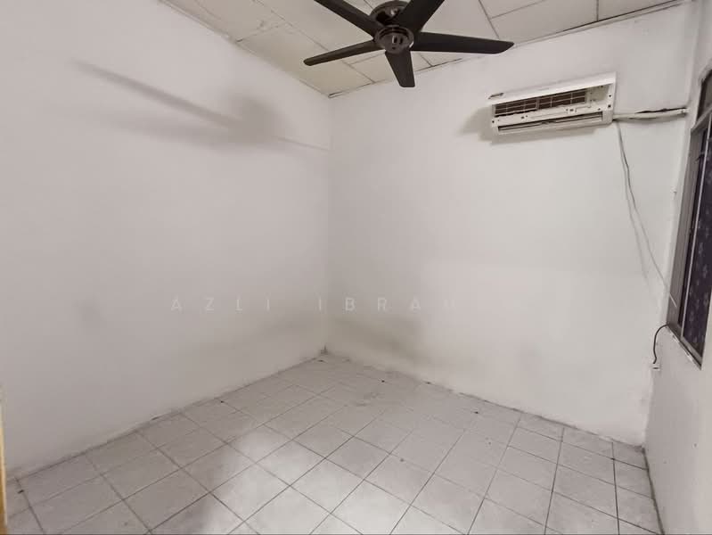 Rumah Teres 1-Tingkat untuk Dijual di Taman Lestari Putra (Seri Kembangan) - Azli Ibrahim - Interior - PropertyGuru.com.my