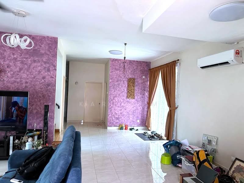 Rumah Berkembar untuk Dijual di Taman Mount Austin (Tebrau) - Karl Lim - Living Room - PropertyGuru.com.my