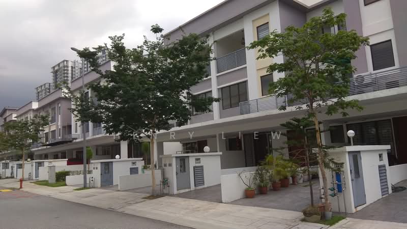 Townhouse for Sale in 16 Sierra (Puchong) - Henry Liew - Exterior - PropertyGuru.com.my