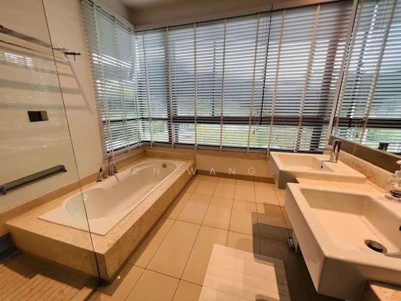 Semi-Detached House for Sale in Leisure Farm (Gelang Patah) - CN Wang - Bathroom - PropertyGuru.com.my