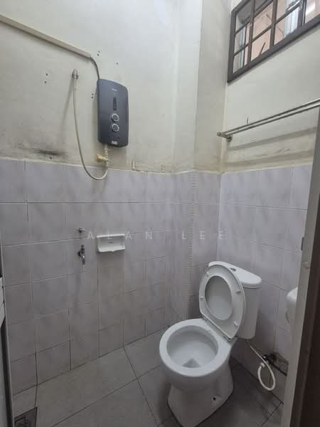 2-storey Terraced House for Sale in Taman Seri Orkid (Skudai) - Alan Lee - Bathroom - PropertyGuru.com.my