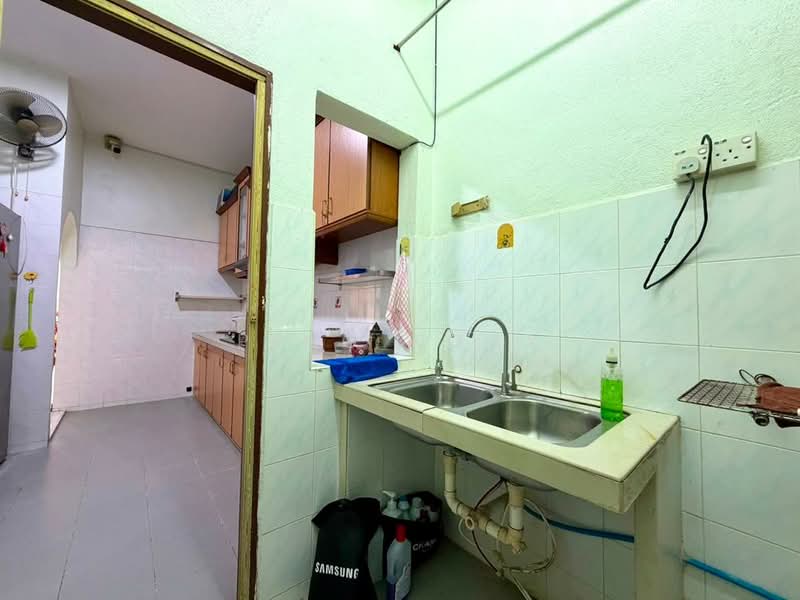 Rumah Teres 2-Tingkat untuk Dijual di Taman Chee Seng (Tanjung Bungah) - Ping Koay - Kitchen - PropertyGuru.com.my