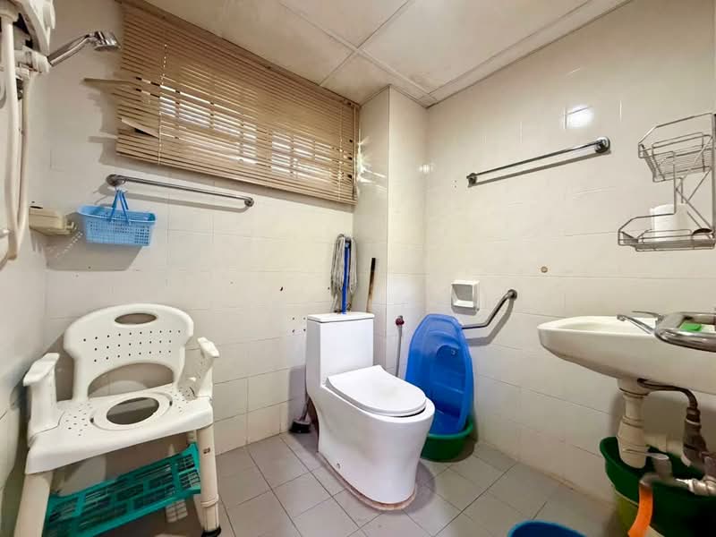 Rumah Teres 2-Tingkat untuk Dijual di Taman Chee Seng (Tanjung Bungah) - Ping Koay - Bathroom - PropertyGuru.com.my