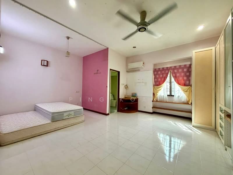 Rumah Teres 2-Tingkat untuk Dijual di Taman Chee Seng (Tanjung Bungah) - Ping Koay - Bedroom - PropertyGuru.com.my