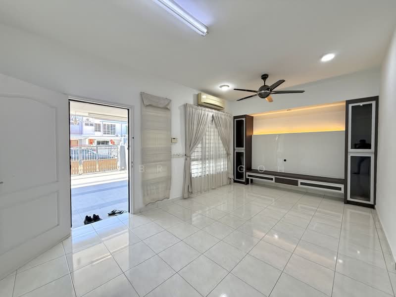 2-storey Terraced House for Sale in Setia Impian (Setia Alam) - GABRIEL GOH - Living Room - PropertyGuru.com.my