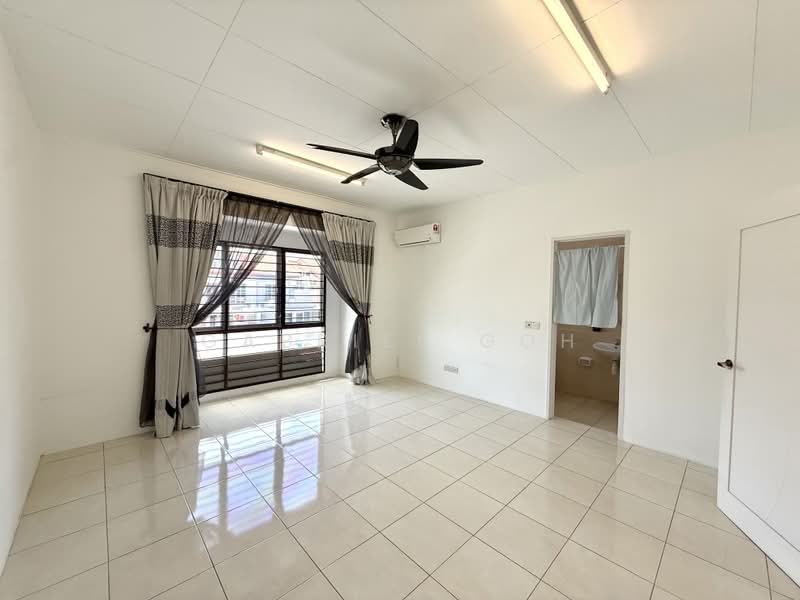 2-storey Terraced House for Sale in Setia Impian (Setia Alam) - GABRIEL GOH - Living Room - PropertyGuru.com.my
