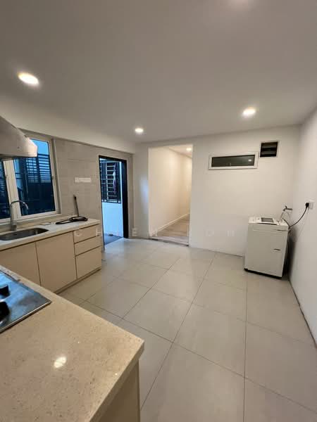 Rumah Bandar untuk Disewa di Pantai Dalam (Pantai) - Chien Koh - Kitchen - PropertyGuru.com.my
