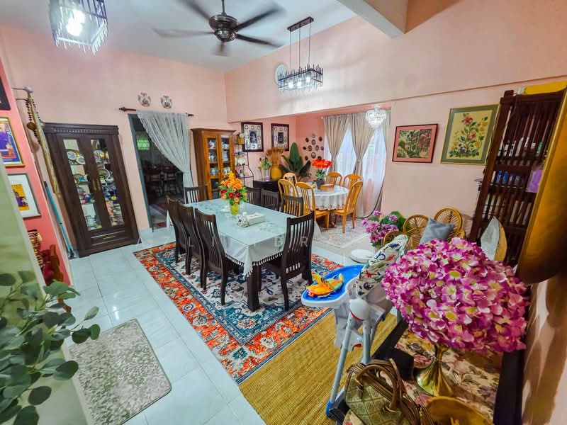 Bungalow House for Sale in Taman Sri Kajang (Kajang) - Azli Ibrahim - Dining Room - PropertyGuru.com.my