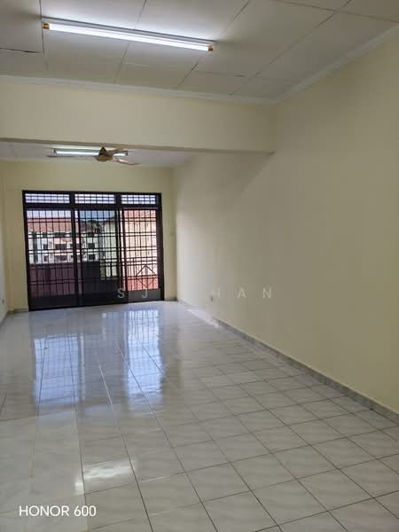 Kondominium untuk Disewa di Skudai Villa - SJ CHAN - Living Room - PropertyGuru.com.my