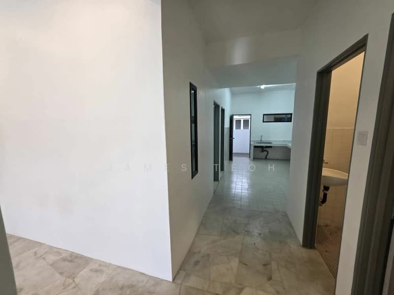 1-storey Terraced House for Sale in Taman Sri Meru (Kapar) - James Teoh - Corridor - PropertyGuru.com.my