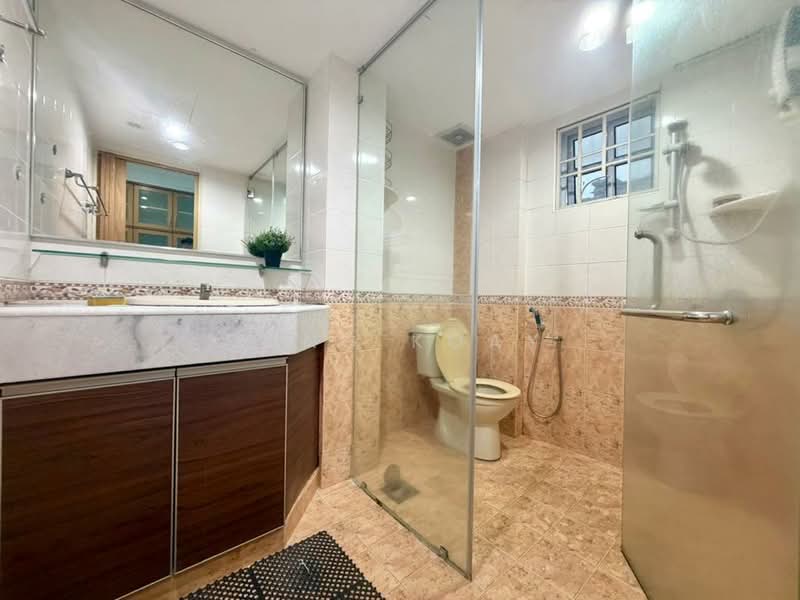 Rumah Teres 2-Tingkat untuk Dijual di Taman Chee Seng (Tanjung Bungah) - Ping Koay - Bathroom - PropertyGuru.com.my