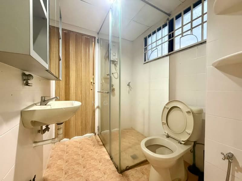 Rumah Teres 2-Tingkat untuk Dijual di Taman Chee Seng (Tanjung Bungah) - Ping Koay - Bathroom - PropertyGuru.com.my