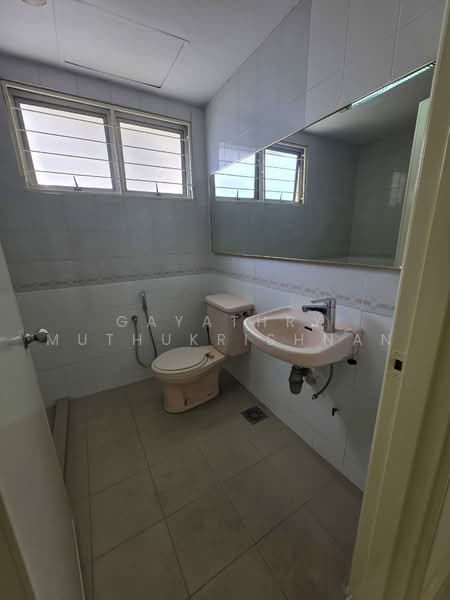 Apartment for Rent at Pantai Panorama Condominiums - Gayathry Muthukrishnan - Bathroom - PropertyGuru.com.my