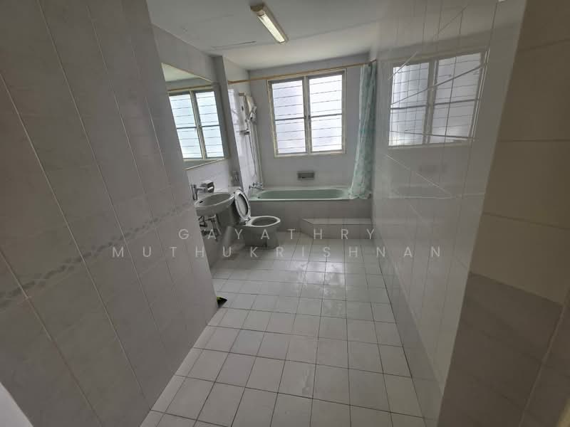 Apartment for Rent at Pantai Panorama Condominiums - Gayathry Muthukrishnan - Bathroom - PropertyGuru.com.my