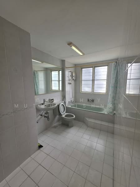 Apartment for Rent at Pantai Panorama Condominiums - Gayathry Muthukrishnan - Bathroom - PropertyGuru.com.my