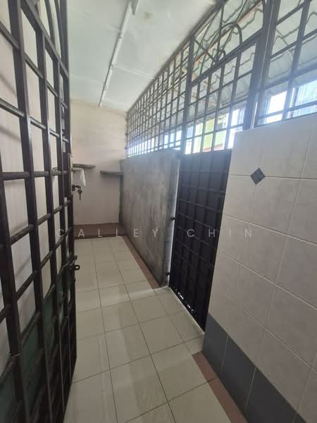 Rumah Teres 2-Tingkat untuk Dijual di Taman Seri Orkid (Skudai) - Calley Chin - Entrance - PropertyGuru.com.my