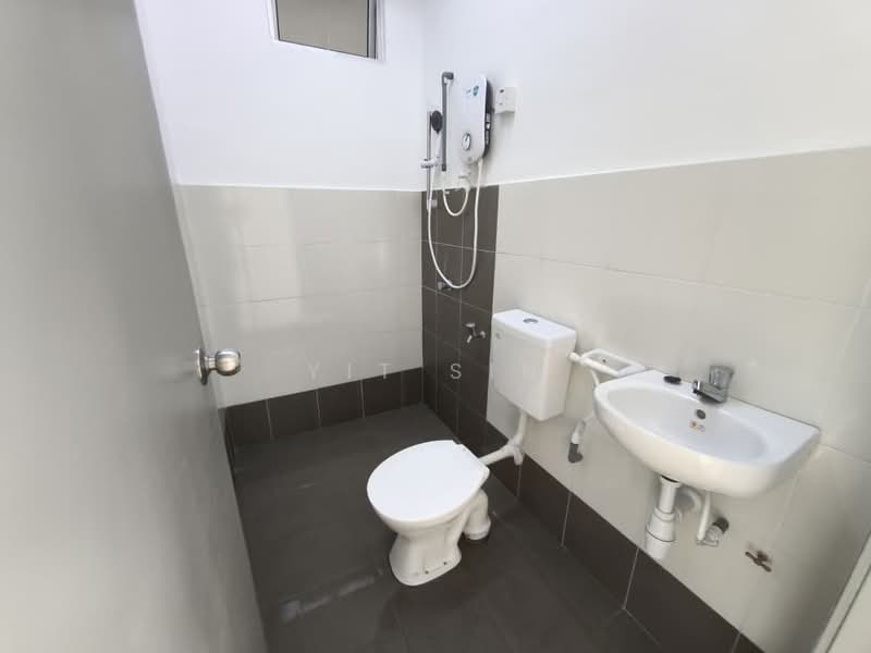 Pangsapuri untuk Disewa di PANGSAPURI CENDERA 2 - Yit Sin - Bathroom - PropertyGuru.com.my