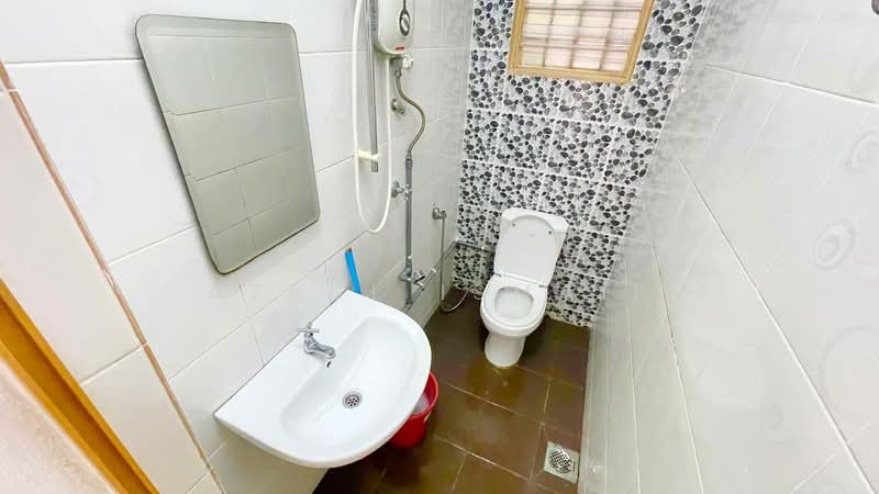 2-storey Terraced House for Sale in Ampang (Kuala Lumpur) - Azrul Ismail - Bathroom - PropertyGuru.com.my