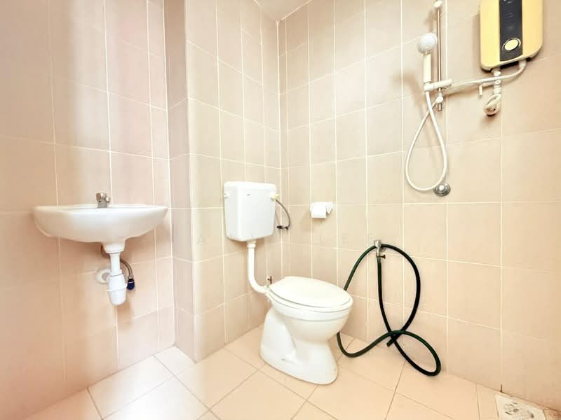 Apartment for Sale at Desa Mas Apartment - David Lee - Bathroom - PropertyGuru.com.my