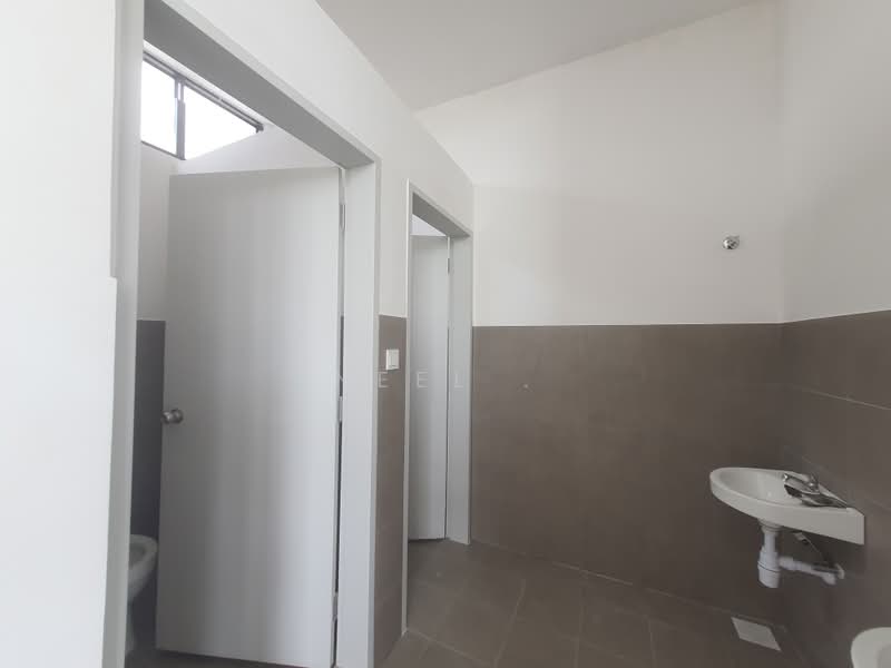 Shop for Rent in Cyberjaya (Selangor) - NEEL . - Bathroom - PropertyGuru.com.my
