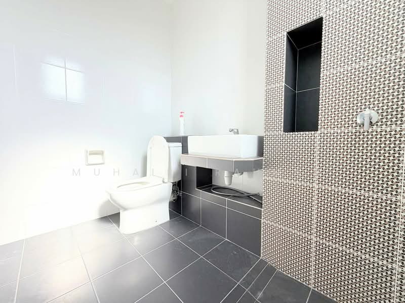 2-storey Terraced House for Sale in Eco Grandeur (Puncak Alam) - Muhairi Rahman - Bathroom - PropertyGuru.com.my