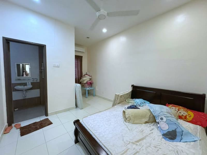 2-storey Terraced House for Sale in Taman Seri Austin (Tebrau) - Karl Lim - Bedroom - PropertyGuru.com.my
