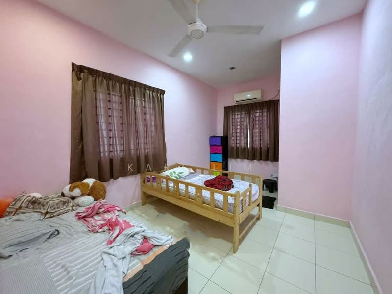 2-storey Terraced House for Sale in Taman Seri Austin (Tebrau) - Karl Lim - Bedroom - PropertyGuru.com.my