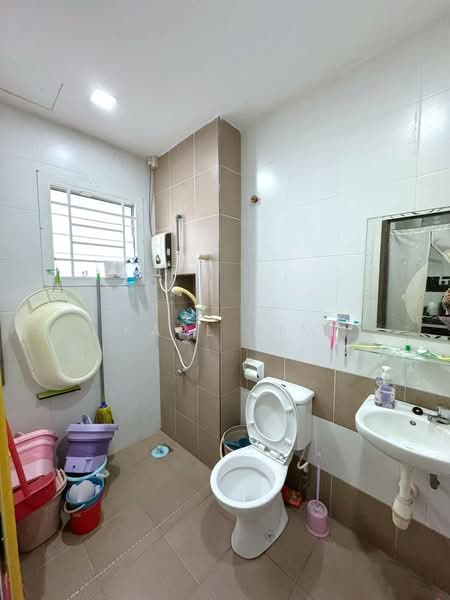 2-storey Terraced House for Sale in Taman Seri Austin (Tebrau) - Karl Lim - Bathroom - PropertyGuru.com.my