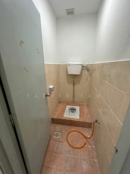 Shop / Office for Rent in Bandar Sri Permaisuri (Cheras) - Tabber Tan - Bathroom - PropertyGuru.com.my