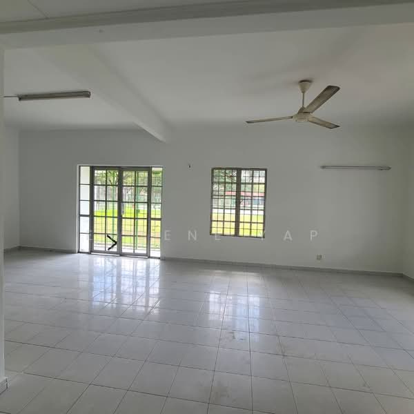 Rumah Teres 2-Tingkat untuk Dijual di Kota Kemuning (Shah Alam) - Eugene Yap - Living Room - PropertyGuru.com.my