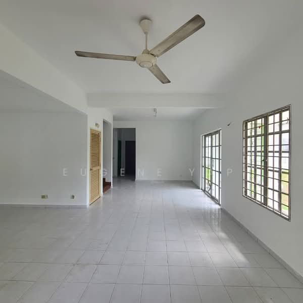 Rumah Teres 2-Tingkat untuk Dijual di Kota Kemuning (Shah Alam) - Eugene Yap - Living Room - PropertyGuru.com.my